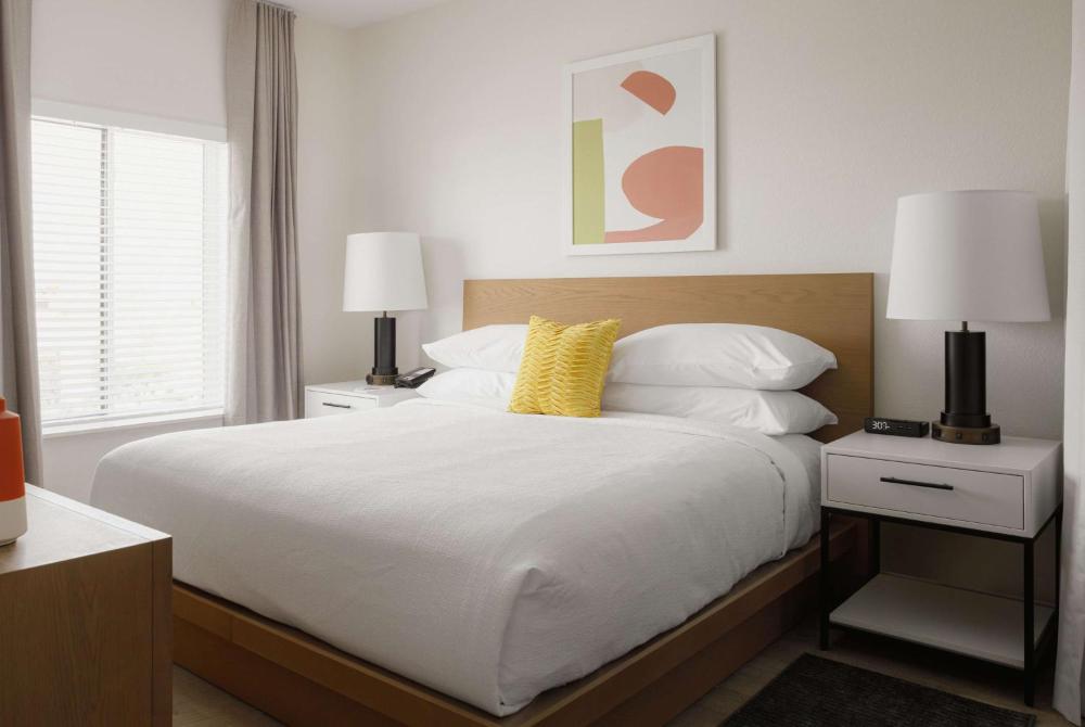One Bedroom Suite Hearing Accessible - King Bed interior